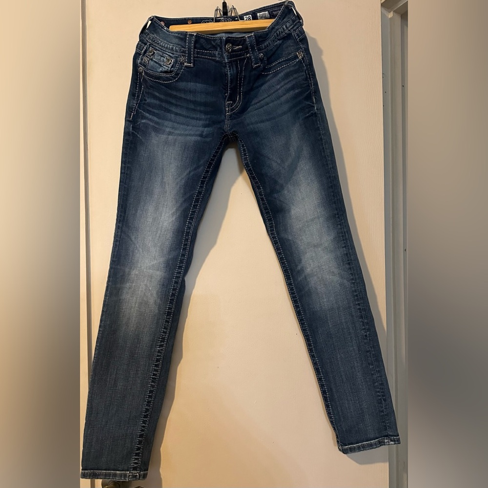 Super cute Miss Me Skinny Jeans
